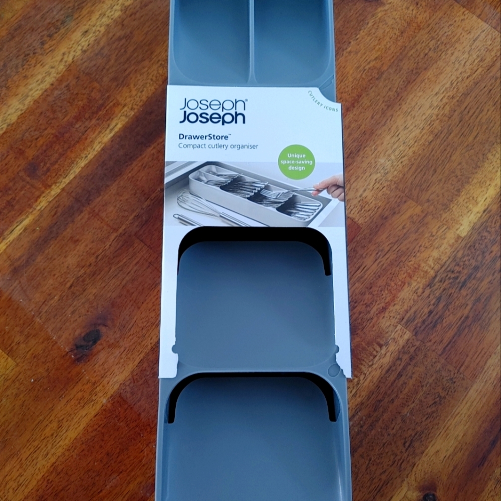 Compact cutlery organizer